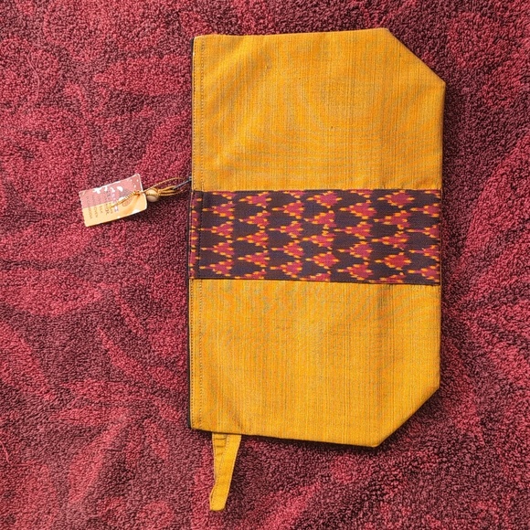 Artisans D'Angkor Golden Clutch Bag (Made in Cambodia!) - Picture 2 of 4